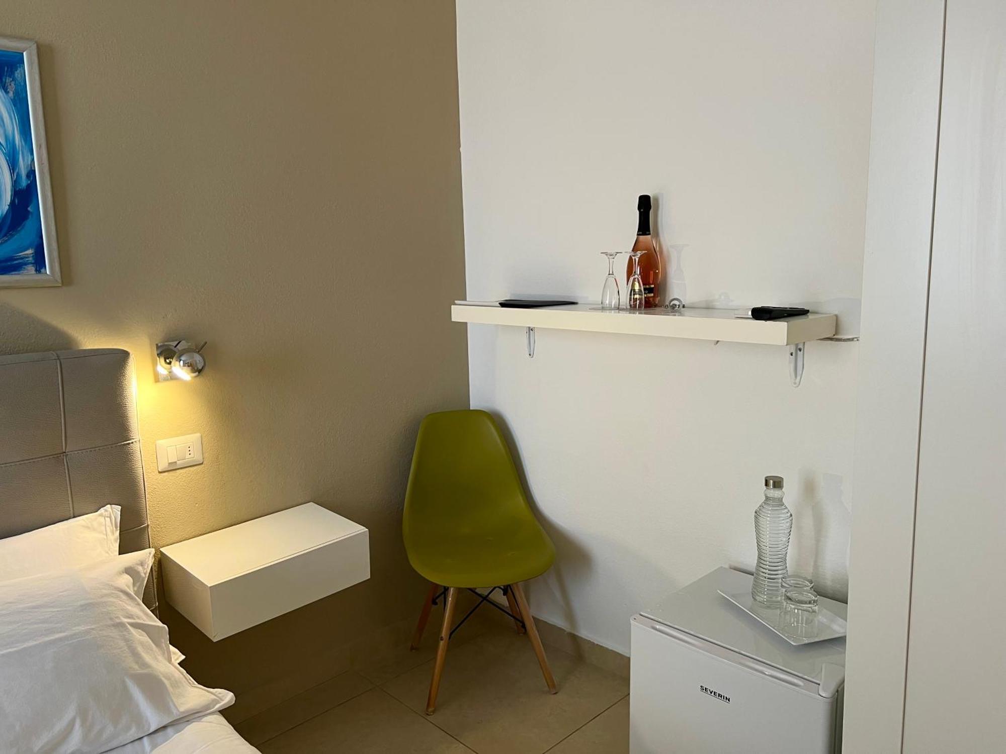 Les Chambres De Francoise Guest House أولبيا المظهر الخارجي الصورة