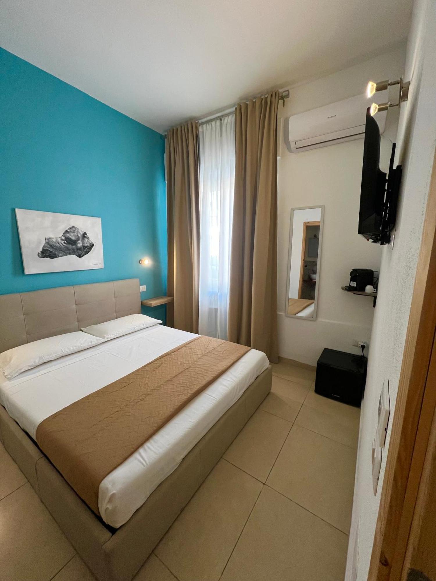 Les Chambres De Francoise Guest House أولبيا المظهر الخارجي الصورة