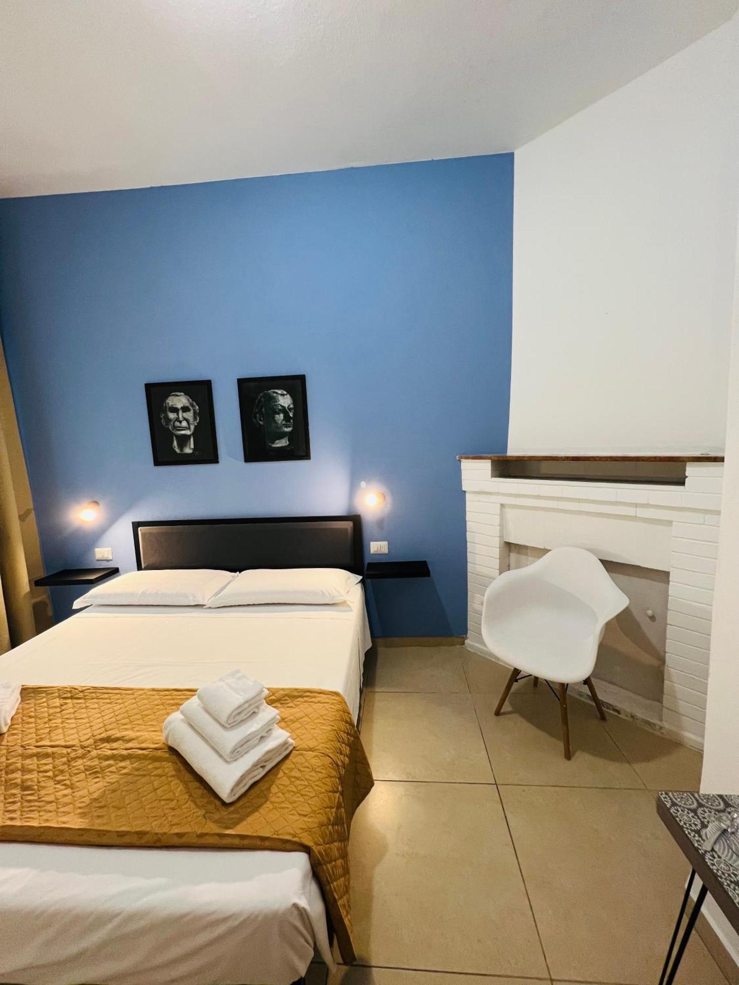 Les Chambres De Francoise Guest House أولبيا المظهر الخارجي الصورة