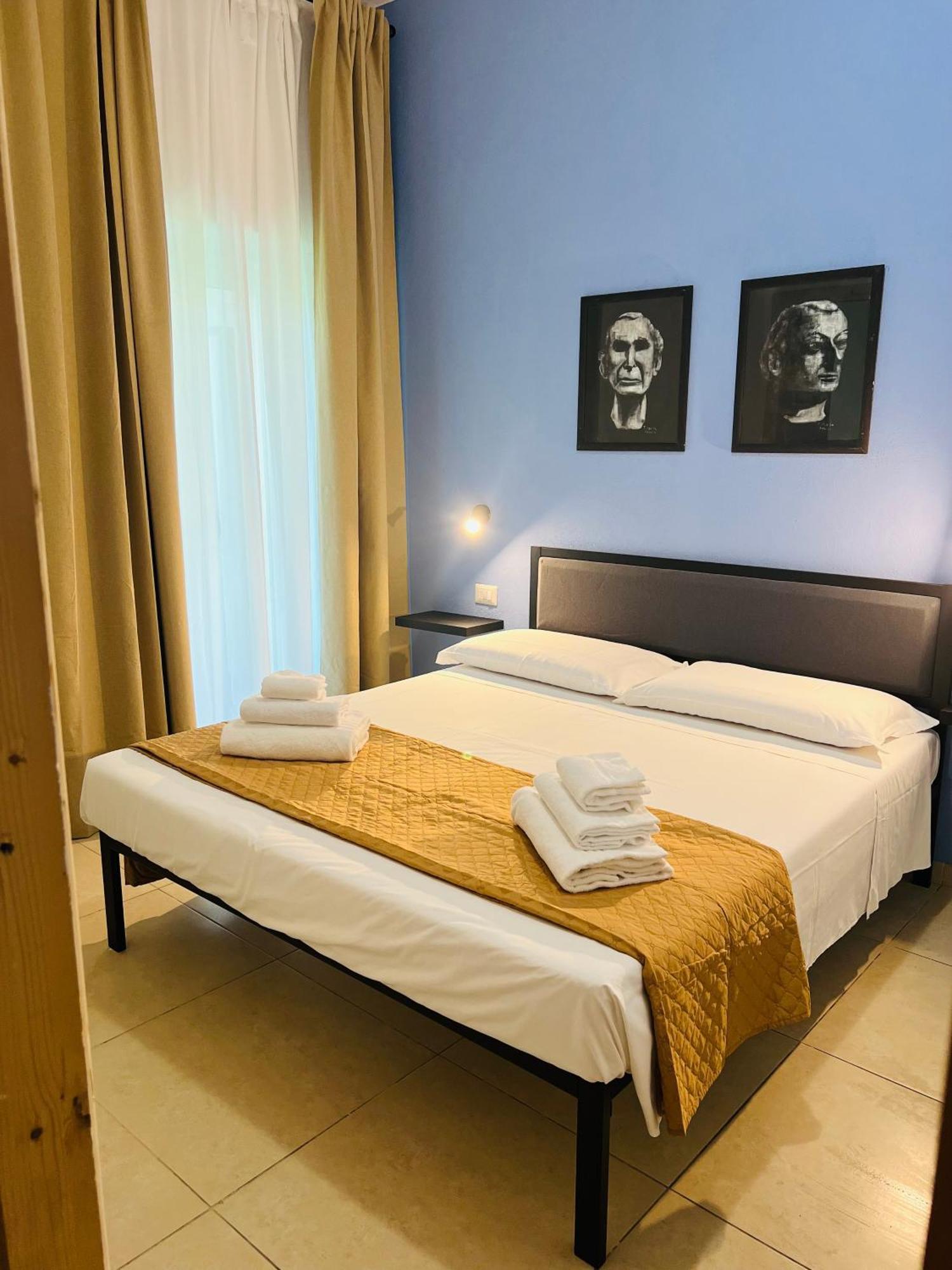 Les Chambres De Francoise Guest House أولبيا المظهر الخارجي الصورة