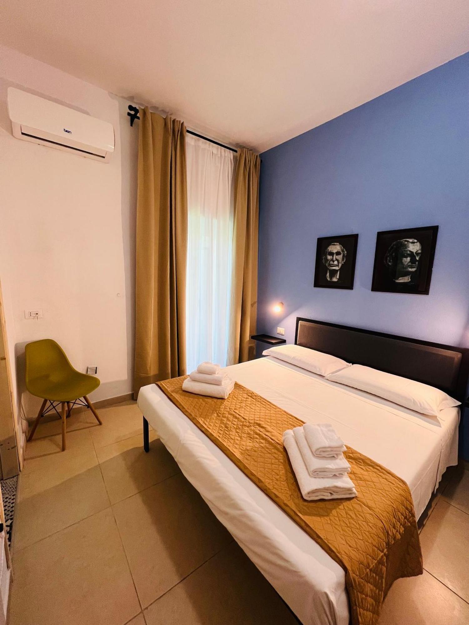 Les Chambres De Francoise Guest House أولبيا المظهر الخارجي الصورة
