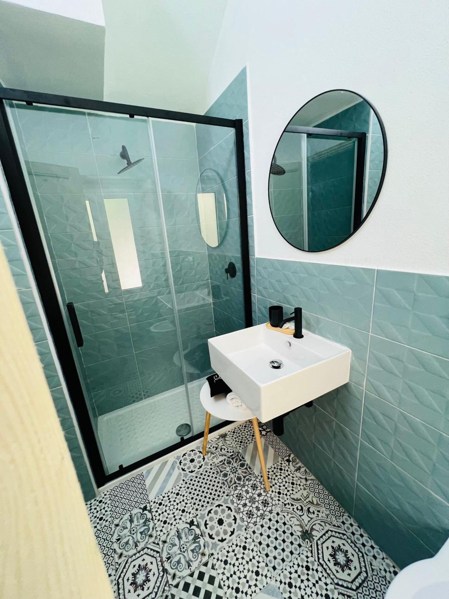 Les Chambres De Francoise Guest House أولبيا المظهر الخارجي الصورة