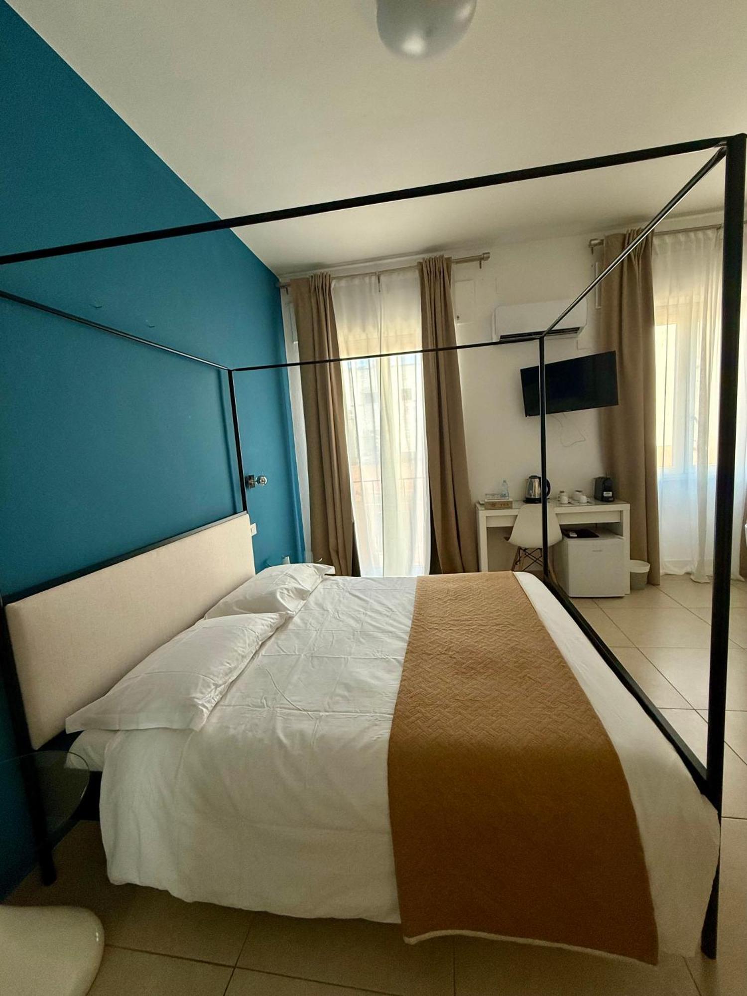 Les Chambres De Francoise Guest House أولبيا المظهر الخارجي الصورة