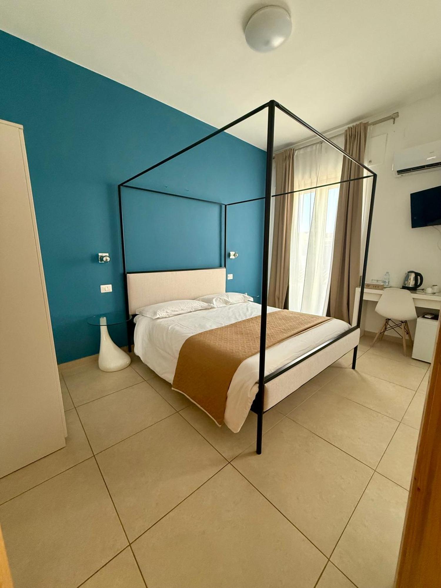Les Chambres De Francoise Guest House أولبيا المظهر الخارجي الصورة