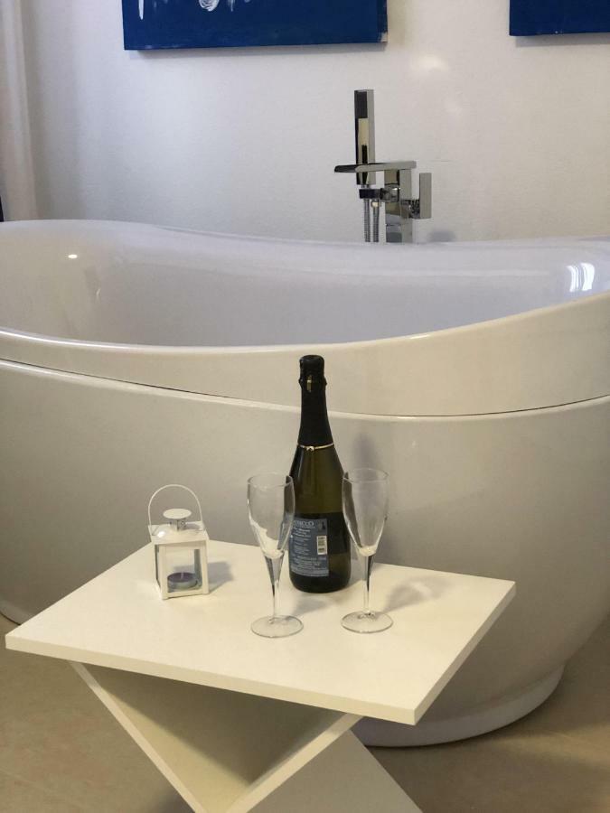 Les Chambres De Francoise Guest House أولبيا المظهر الخارجي الصورة