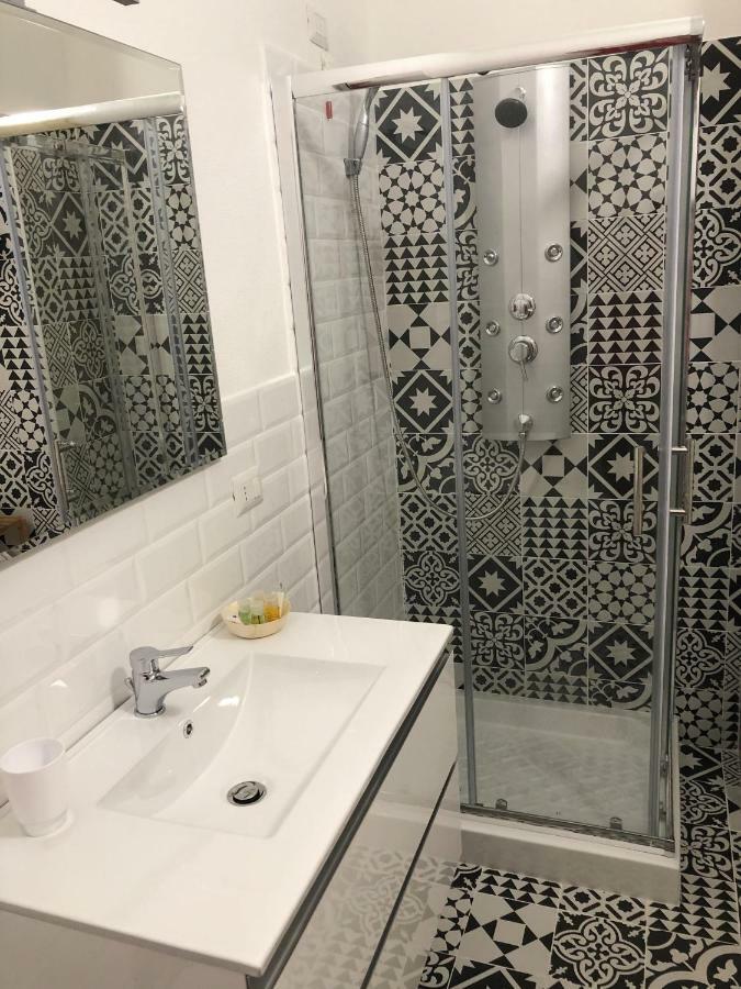 Les Chambres De Francoise Guest House أولبيا المظهر الخارجي الصورة