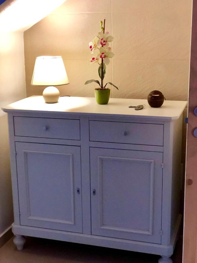 Les Chambres De Francoise Guest House أولبيا المظهر الخارجي الصورة